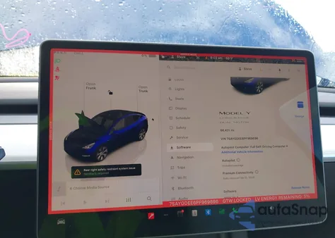 2023 Tesla Model Y Awd/Long Range Dual Motor All-Wheel Drive z USA, uszkodzony, nr VIN 7SAYGDEE6PF969696